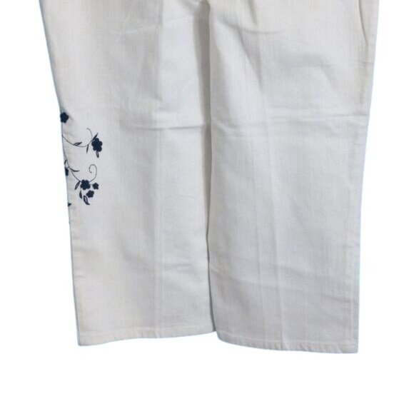 Christopher & Banks Size 10 Womens Capri Pants White Floral Embroidery Stretch - Picture 16 of 16